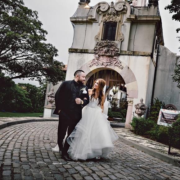 Meet your Posher, Lauren - Picture 2 of 2